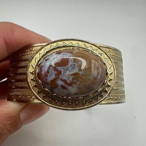 Gold Tone metal clamp bracelet with agate and bonus druzy!